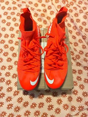 Nike Men’s Vapor Edge 360 Untouchable Mid Football Orange/White Cleats